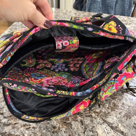Vera Bradley Floral backpack in GREAT condition - Picture 5 of 8